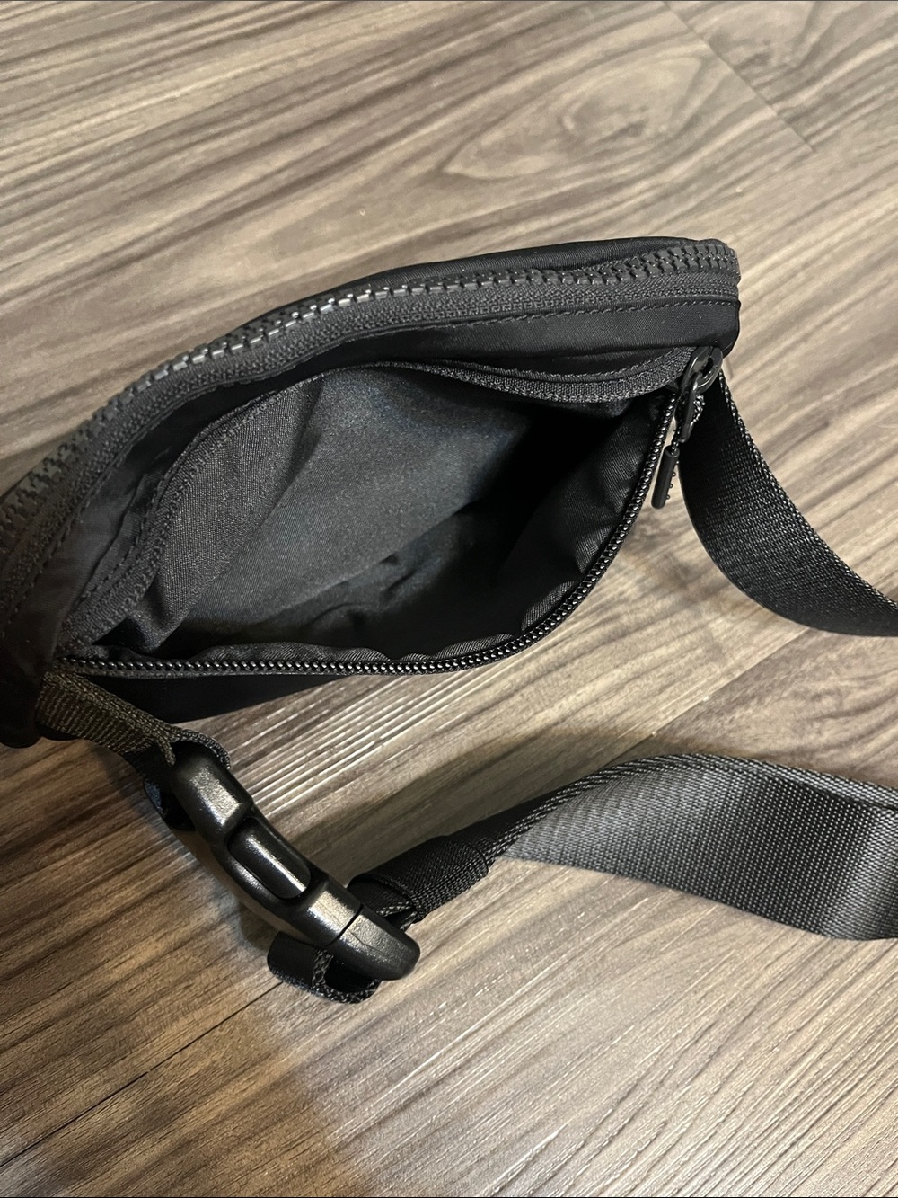 lululemon athletica Everywhere Belt Bag - Picture 7 of 10